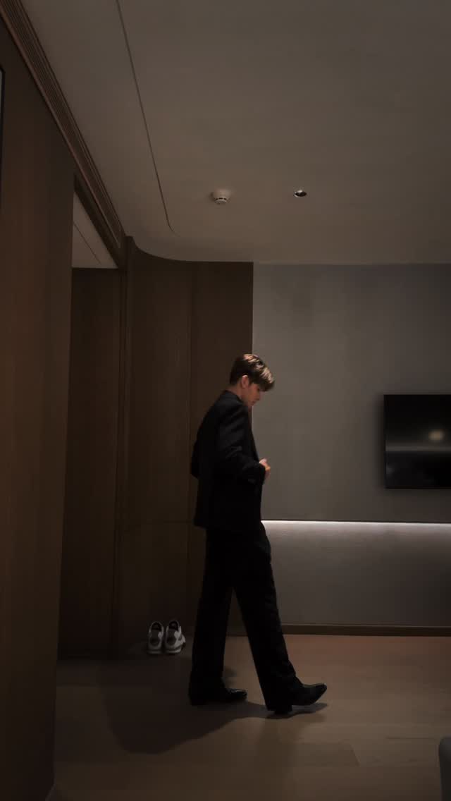 What if i walked up to you like this?