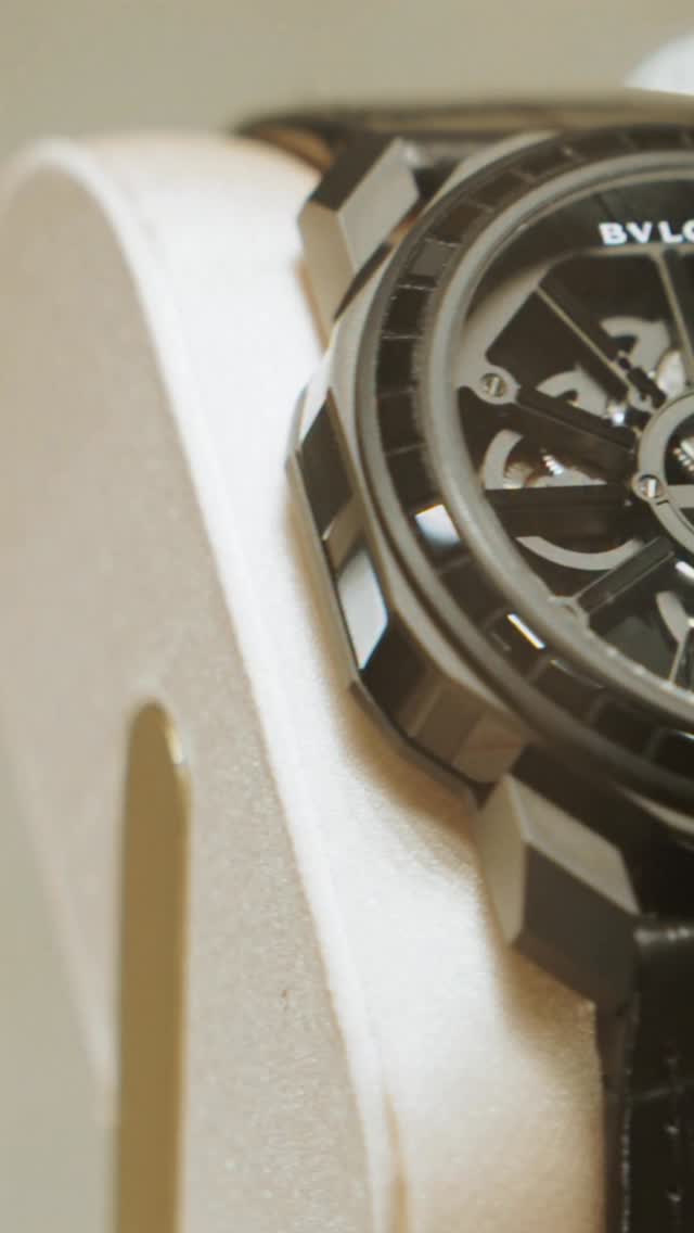 ,,, Time Is Ours… ,,,

Discover @bvlgari timepieces and groundbreaking innovations at BVLGARI Siam Paragon boutique, 1st floor.

Experience the exclusive watch gallery from today until 28 September 

@bvlgari 

.
.
#BvlgariWatches 
#Octo #
BvlgariPartner