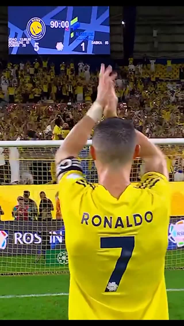 CELEBRATING WITH RONALDO SIUUU 🐐🔥 #ishowspeed