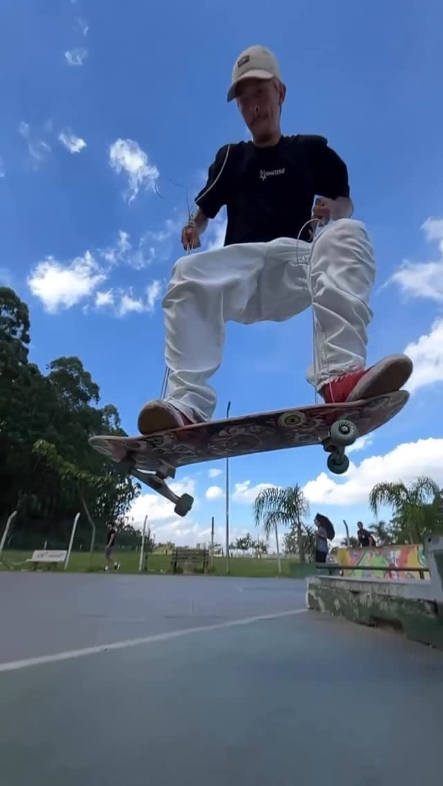 The marionette air 🧵

Via @higorcruzb

#XGames #Skateboarding