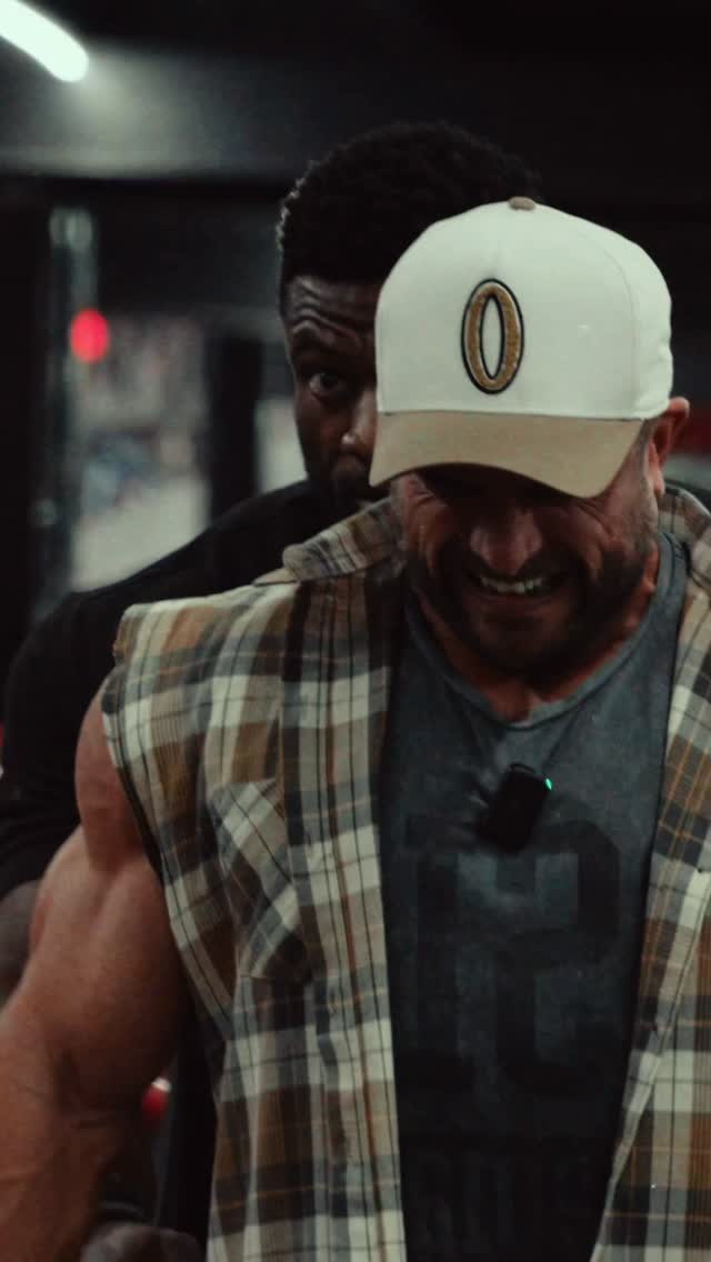 Had the pleasure of training with 3rd best bodybuilder in the world @andrewjacked 👊🏼 full video is now live on my YouTube channel! Don’t forget to show some love and subscribe to my channel (link in bio) 👊🏼