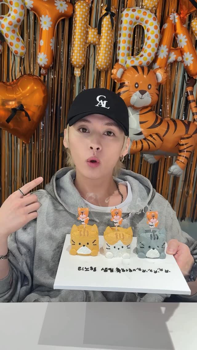 It’s 🐰‘s birthday🧡

#StrayKids #스트레이키즈
#리노 #LeeKnow
#HappyLeeKnowDay 
#YouMakeStrayKidsStay