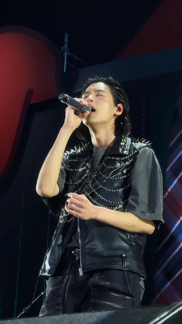 วันแรกของเราเริ่มวันนี้เลยดีไหม? ❤️ #MonsterMusicxBILLKIN

🎤 Billkin - นับหนึ่ง (From now on) 

BILLKIN MONSTER FEST 2025

#MonsterMusicFestival2025 
#Bbillkin