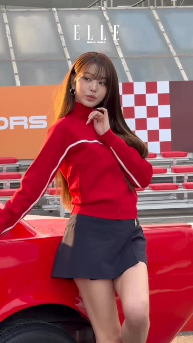 Tommy Jeans品牌大使 #張員瑛 @for_everyoung10 現身了！一身紅色拉鍊外套配黑色迷你裙穿搭充滿青春氣息，逆天長腿太迷人了😍

Follow us @ellehongkong #ELLEHK #ELLEFashion @tommyhilfiger #tommyhilfiger #jangwonyoung #wonyoung #ive #장원영 #원영 #아이브 #타미힐피거 #editor_cc