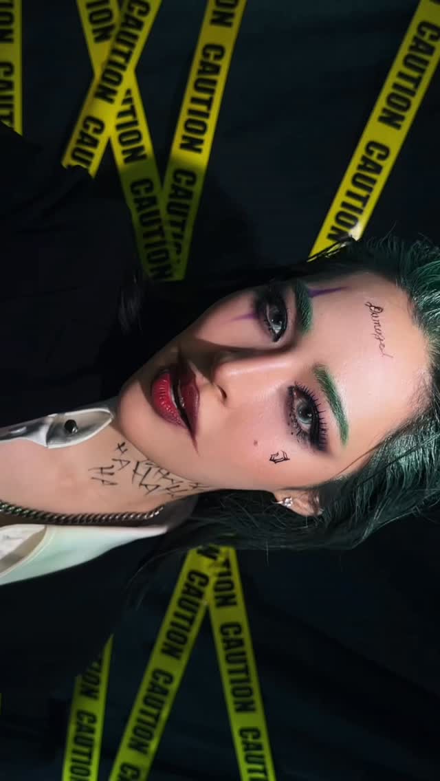 🃏💚

Photo & studio@pongberryz 
Stylist @iamsarunthorn24 
Makeup & video @homeless_makeupb 
Painting @noomniiiiiiiiiiiii 
Hair @nuttyhairr 
Assistant @noomniiiiiiiiiiiii  @aamps._
