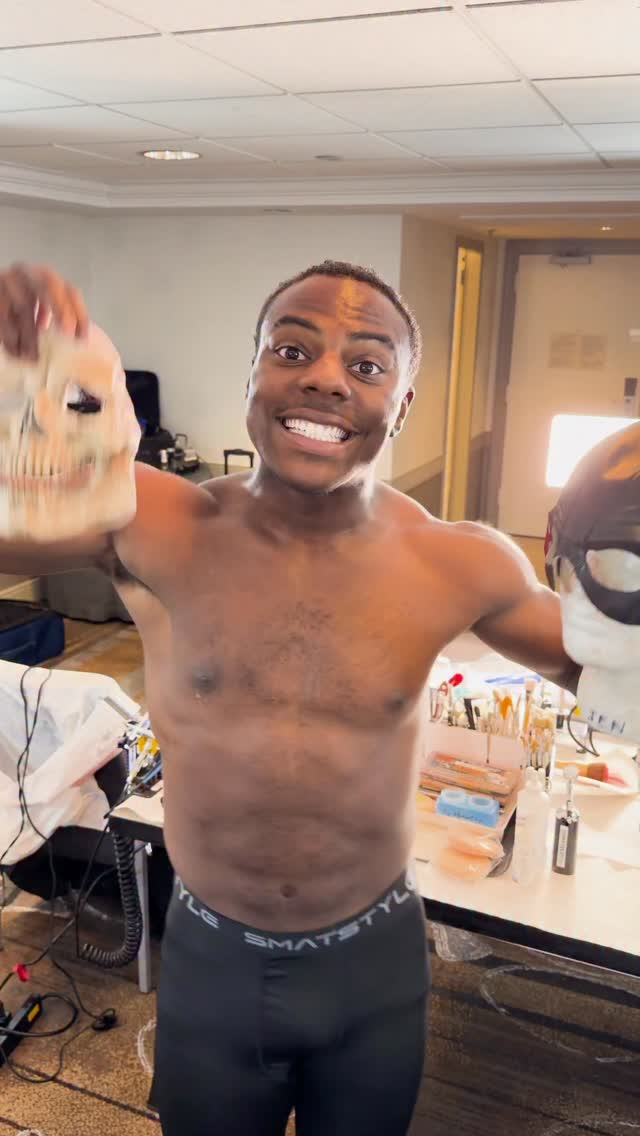 Racing Fans As BLACK FLASH! ⚡️ 💨