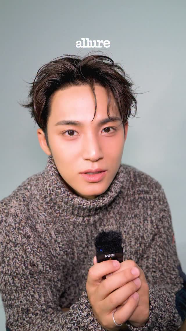 #제작지원 #Allure_Cover 

이제부터 얼루어의 모든 요일은 목요일입니다..! 월요병 잊게 하는 응원부터 달콤한 굿나잇 인사까지. 민규가 전하는 응원의 메시지를 영상에 모두 담았습니다. ❤

EDITOR l 황선미
VIDEO | 이면은
VIDEO EDIT | SORA
STYLIST l 임진 
HAIR l 임정호(블로우)
MAKEUP l 손가연(블로우)
SET | 김소정
ASSISTANT l 고은, 한지윤

@min9yu_k #MINGYU #SEVENTEENMINGYU #Moncler #MonclerGrenoble #민규 #세븐틴민규 #몽클레르그레노블