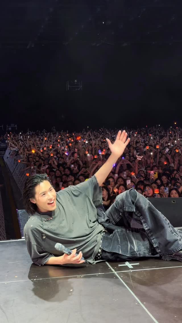 One night, One stage, One heart. 
Thank you for being part of it 🧡

BILLKIN MONSTER FEST 2025
#MonsterMusicxBILLKIN
#MonsterMusicFestival2025
#Bbillkin