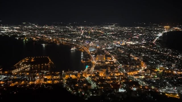 “我想 把世界的光都熄灭 只留下一盏 落在你眼底”
#tbt2019