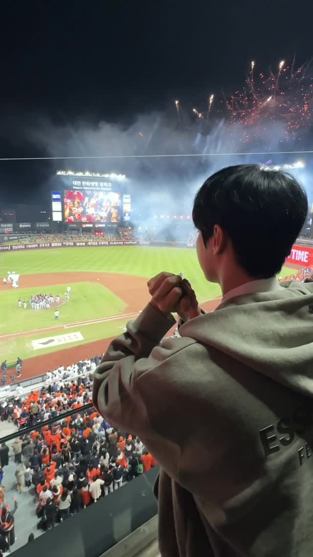 ⚾️ 🎵 ⚾️ 🎵 

#DOYOUNG
#NCT #NCT127