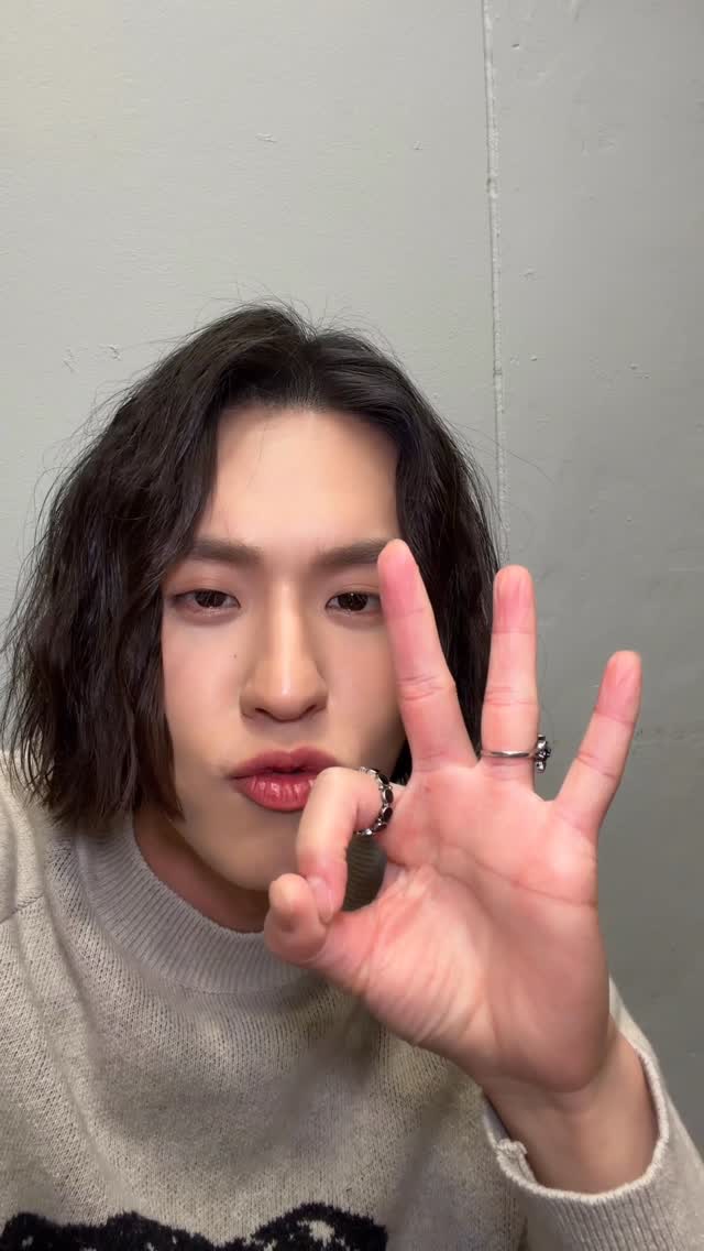 ‘นับหนึ่ง’ Sped Up Version ☝🏻💨

สดใสพร้อมนับหนึ่ง ไปกดเล่นแผ่นเสียงได้ที่ 📀
: https://www.tiktok.com/music/-7566589589571536912 

#นับหนึ่ง
#BillkinEntertainment #Bbillkin

——
Billkin - นับหนึ่ง (From now on)
Official MV & Streaming Platforms
: https://youtu.be/lqWP-nJF0kA
: https://billkin.lnk.to/fromnowon