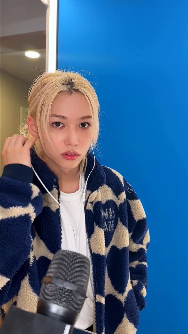 🐥🎧🖤

#StrayKids #스트레이키즈
#필릭스 #Felix
#DJSnake @djsnake 
#InTheDark
#YouMakeStrayKidsStay