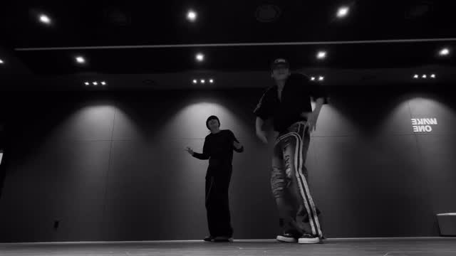 Bada & HAN BIN FaSHioN😎

Choreography by @teambebe_official 

#ZEROBASEONE #ZB1 #제로베이스원 
#SUNGHANBIN #성한빈 
#BadaLee