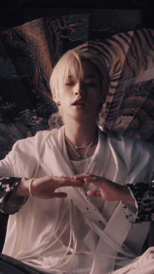 Stray Kids(스트레이 키즈) ”신선놀음 (DIVINE)“ M/V Teaser
 
https://youtu.be/jTUDkZr9_y8
 
2025.11.21 FRI 2PM (KST) | 0AM (ET)
 
☁️PRE-SAVE & PRE-ORDER ”DO IT“ NOW!
Stray-Kids.lnk.to/DOIT
 
#StrayKids #스트레이키즈
#DO_IT
#SKZ_IT_TAPE
#Do_It
#신선놀음 #DIVINE
#StrayKidsComeback
#YouMakeStrayKidsStay