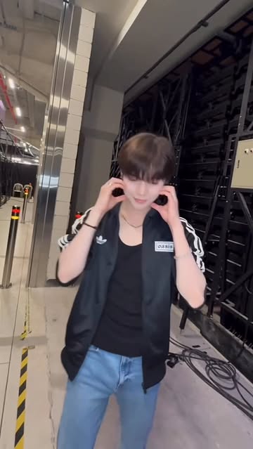 You you

#JUSTIN #SMTR25