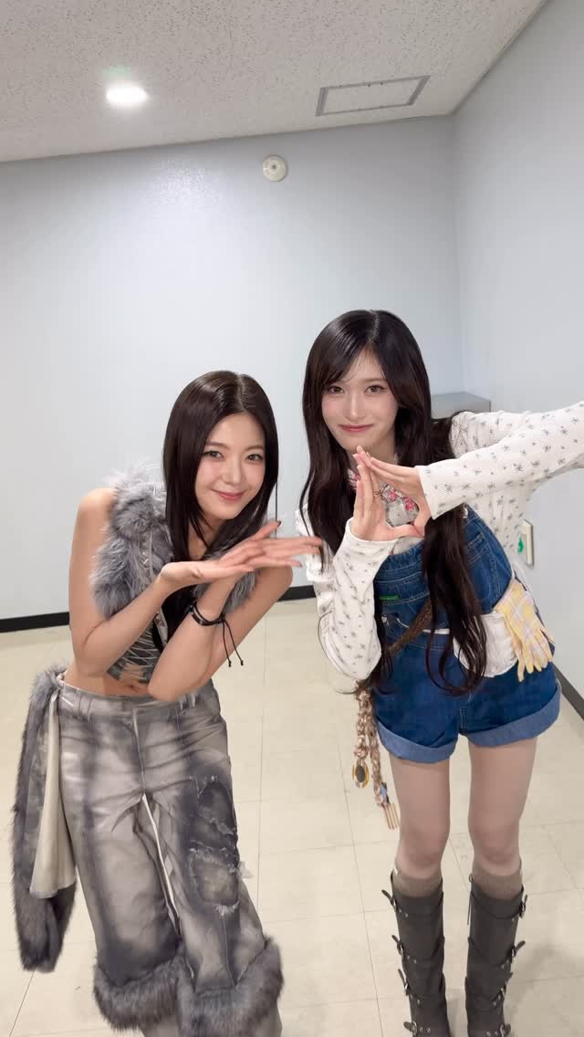 Give me the X, give me the O
give me the #TNVSChallenge w/ #이서 님💕 

#ITZY #MIDZY
#LIA #리아
#ITZY_TUNNELVISION
#ITZY_TNVS
#IVE #아이브 
#LEESEO