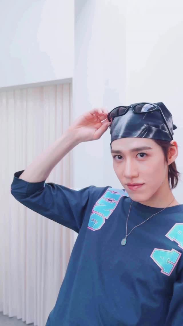 🧣 Bandana keychain style guide!
Serving effortless looks with #AfterglowCollection ✨

Available now at www.waawbkk.com

#PPKritMyPleasureConcertAfterglow
#PPKritMyPleasureConcert
#PPKritEntertainment #PPKritt

——
🛒 เงื่อนไขการสั่งซื้อสินค้า
- เปิดจำหน่ายสินค้าตั้งแต่วันที่ 8 พฤศจิกายน 2568 (12:00 น. l GMT+7) เป็นต้นไป ทาง www.waawbkk.com
- การสั่งซื้อสินค้าบนเว็บไซต์สามารถซื้อได้ครั้งละ 5 ชิ้น/คำสั่งซื้อ (ราคายังไม่รวมค่าขนส่งสินค้า)
- สินค้าเริ่มจัดส่งตั้งแต่วันที่ 20 พฤศจิกายน 2568 เป็นต้นไป
- สินค้ามีจำหน่ายที่ Merchandise Booth ภายในงาน PP Krit “My Pleasure Concert: AFTERGLOW” Macau, China ในวันที่ 29 - 30 พฤศจิกายน 2568

🛒 Terms & Conditions for Purchasing 
- Sale begins on 8th November 2025, from 12:00 PM (GMT+7) via www.waawbkk.com
- Each purchase on the website is limited to 5 items per order (Shipping fees are not included).
- Shipping will commence from 20th November 2025, onwards.
- Products will available for purchase at the merchandise booth during the  PP Krit “My Pleasure Concert: AFTERGLOW” Macau, China on 29th - 30th November, 2025