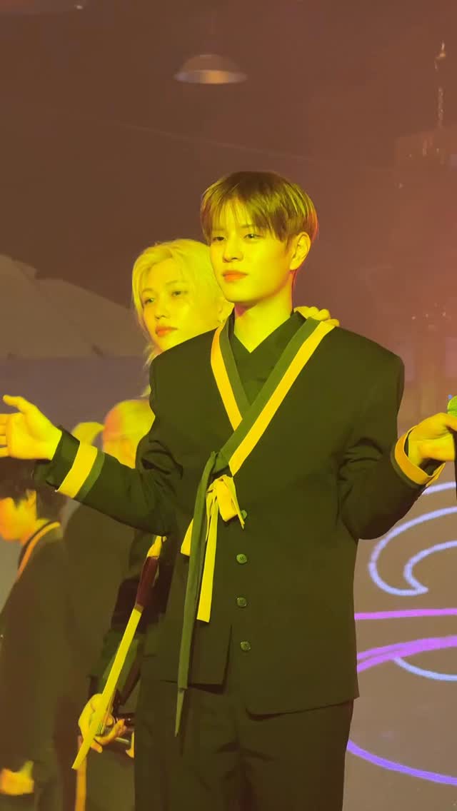 Stray Kids <DO IT> PRE-LISTENING MASQUERADE Highlights 🥂

#StrayKids #스트레이키즈 
#DO_IT
#SKZ_IT_TAPE
#Do_It
#신선놀음 #DIVINE
#StrayKidsComeback
#YouMakeStrayKidsStay