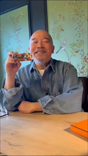 .
「開箱兩個愛馬仕無聊嘢」下集

之

「其實我係為咗買呢個第一鍾意先至順手買埋上次嗰個第二鍾意嘅」

( 講堅我係諗住買多一盒，拆開三份用嚟聖誕交換禮物。雖然就算拆開三份一都應該會over budget 少少，但係至少會有一吓開心。講真你寧願抽到佢定係沐浴露吖?)

#UnboxingWithWyman