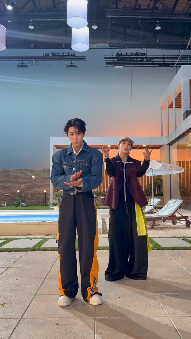 Just do whatever you wanna do🏖️

#StrayKids #스트레이키즈 
#현진 #Hyunjin
#한 #HAN
#DO_IT
#SKZ_IT_TAPE
#Do_It
#신선놀음 #DIVINE
#StrayKidsComeback
#YouMakeStrayKidsStay