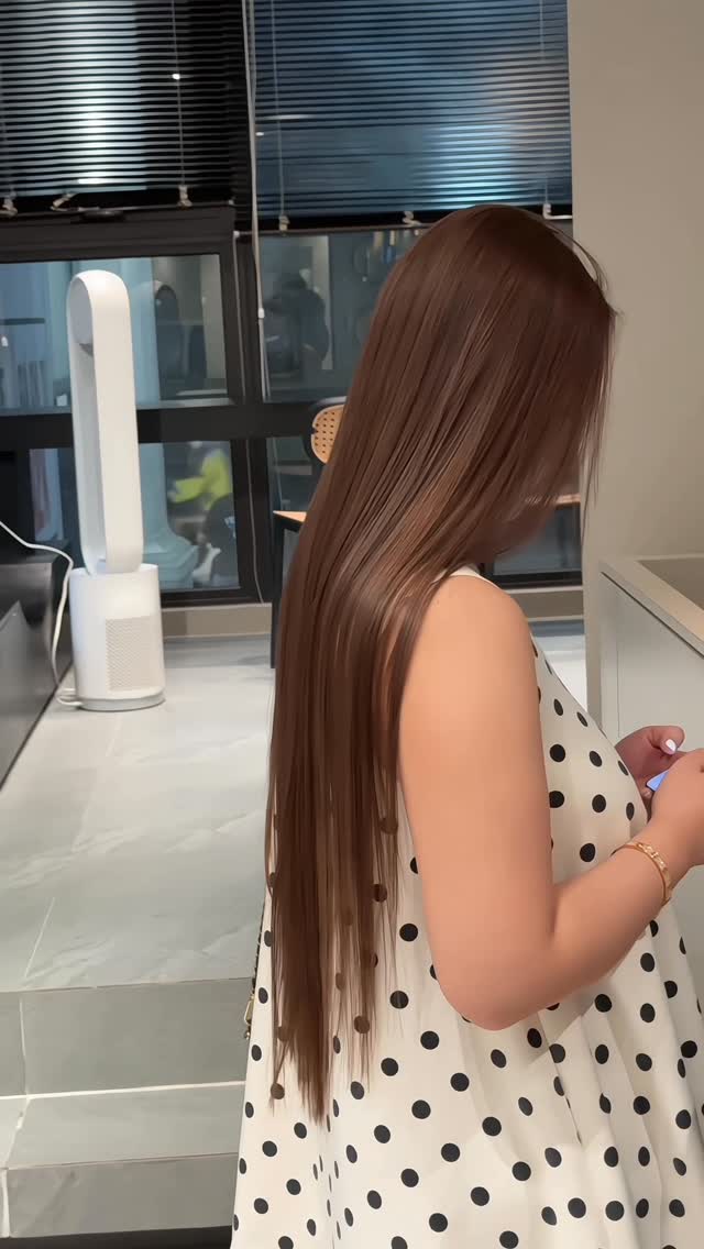 • MISTY BROWN •

Gợi í chiếc màu siêu tôn da cho chị em chơi dịp noel 🫶🏻

________________________
𝐀𝐋𝐈𝐍 | 𝐓𝐡𝐞 𝐇𝐚𝐢𝐫 𝐂𝐨𝐧𝐜𝐞𝐩𝐭 
☎️ 0925282555 / 0982004104 
📍 84 Nguyễn Văn Tuyết, Đống Đa, HN.
⏰ 9 AM - 7:30 PM