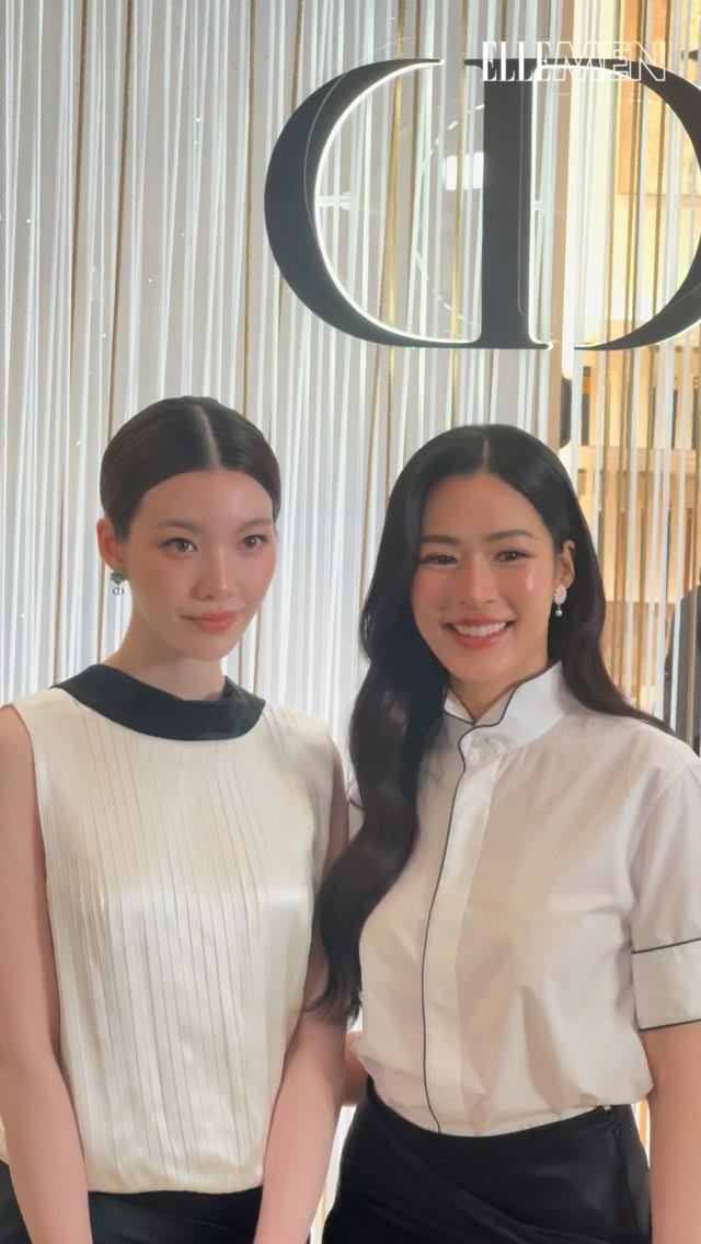 @linglingkwong 與 @orm.kornnaphat 合體現身 @dior 位於四季名店開幕活動！二人身穿白色系服裝相當合襯！

#ELLEMEN #ELLEMENHK #ELLEMENFASHION #Dior #LinglingKwong #鄺玲玲 #OrmKornnaphat #kwonglingling #กรณ์นภัสเศรษฐรัตนพงศ์ #Orm #ออม #TheSecretofUs #dior2026 #ellemenkasa