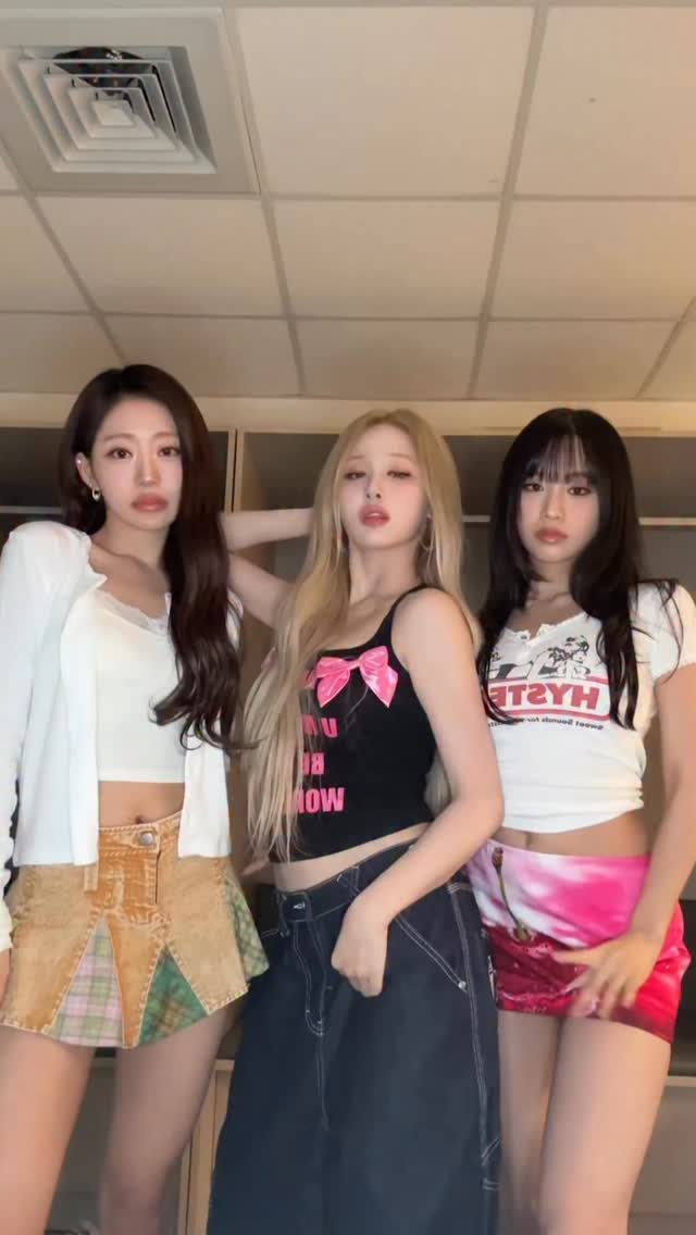 내가 거지가 되어도 떠나지마 키씨🥺

#KISSOFLIFE #키스오브라이프 #KIOF 
#JULIE #쥴리 #NATTY #나띠 #BELLE #벨