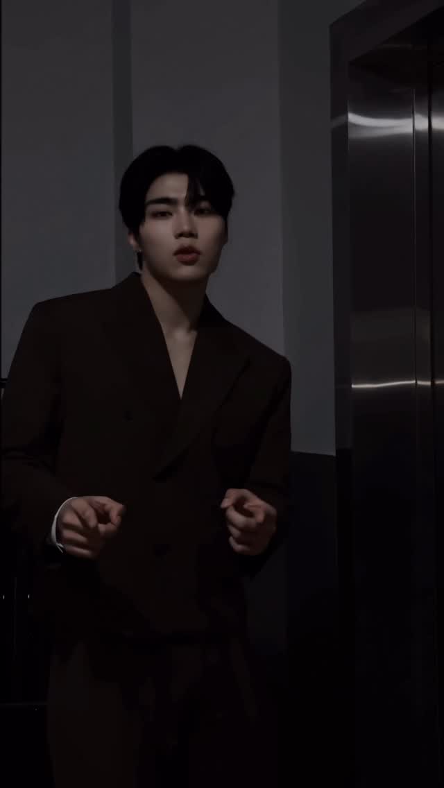 𝒐𝒃𝒔𝒆𝒔𝒔𝒊𝒐𝒏

#ZEROBASEONE #ZB1 #제로베이스원 
#PARKGUNWOOK #박건욱