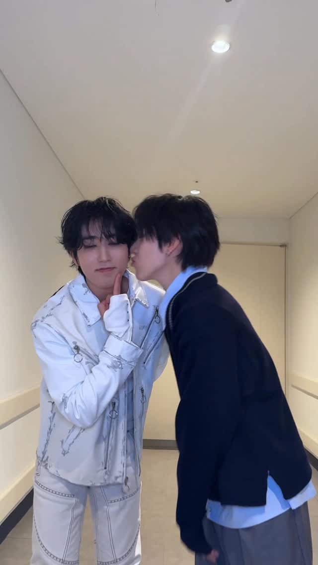 #한 의 #Do_It Challenge w/ KickFlip 계훈!😘 (+🐷🐰) #StrayKids #스트레이키즈