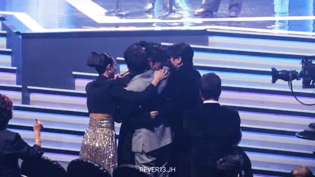 🏆BEST SUPPORTING ACTOR🏆
因為重要、因為值得，所以才是一家人
翻來覆去睡不著，還是把想發的想寫的都先記錄下來好了
看見彼此緊緊抱在一起的樣子真的是除了哭以外還是只有哭😭😭😭太幸福了
（請忽略尖叫聲🙏🏼😭🙏🏼）

#我家的事 #曾敬驊 #金馬62 #最佳男配角