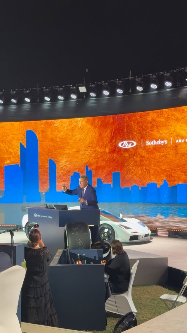 McLaren F1 sells for $22.5 million + fees just now in Abu Dhabi 🤯

#McLaren #F1 @rmsothebys