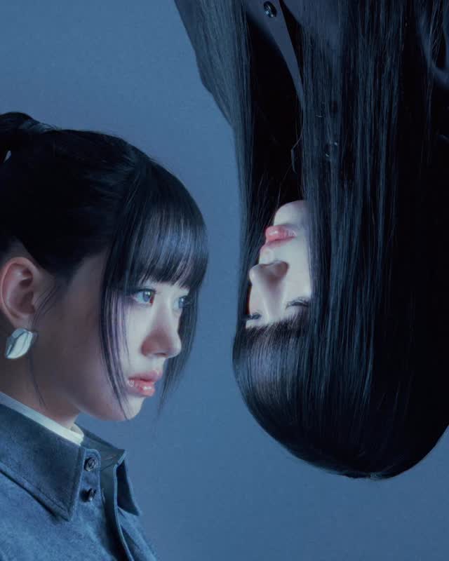 It was always, SOOIN #협찬

@meovv

수인에게 빠진 수인. 두 개의 시선, 같은 얼굴, 다른 마음. 

director CHOI JIWOONG(MILKY) 
text PARK YEONJE(CATHRYN)
fashion CHOI YOUNGHOE, KANG MINJEE
film YOON JIWON(POPO), SHIN JAEHEE(JERRI) @studio_erp
hair JANG YUUNJUNG at KITTS
make-up KANG SOYOUNG at KITTS
assistant KIM JIHEE(LEVI)

#수인 #SOOIN #미야오 #MEOVV #BottegaVeneta #보테가베네타 #summer2026 

Discover more in <DAZED> KOREA DECEMBER 2025 issue.