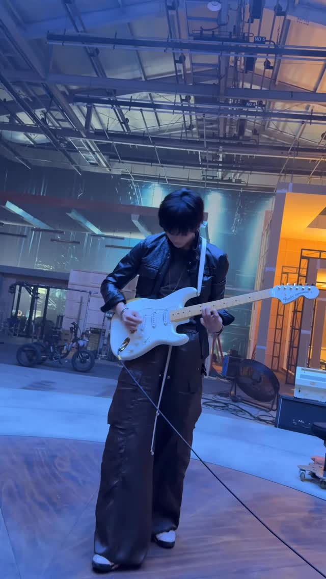 got a guitar

#RIIZE #라이즈
#RISEandREALIZE 
#Fame #RIIZE_Fame