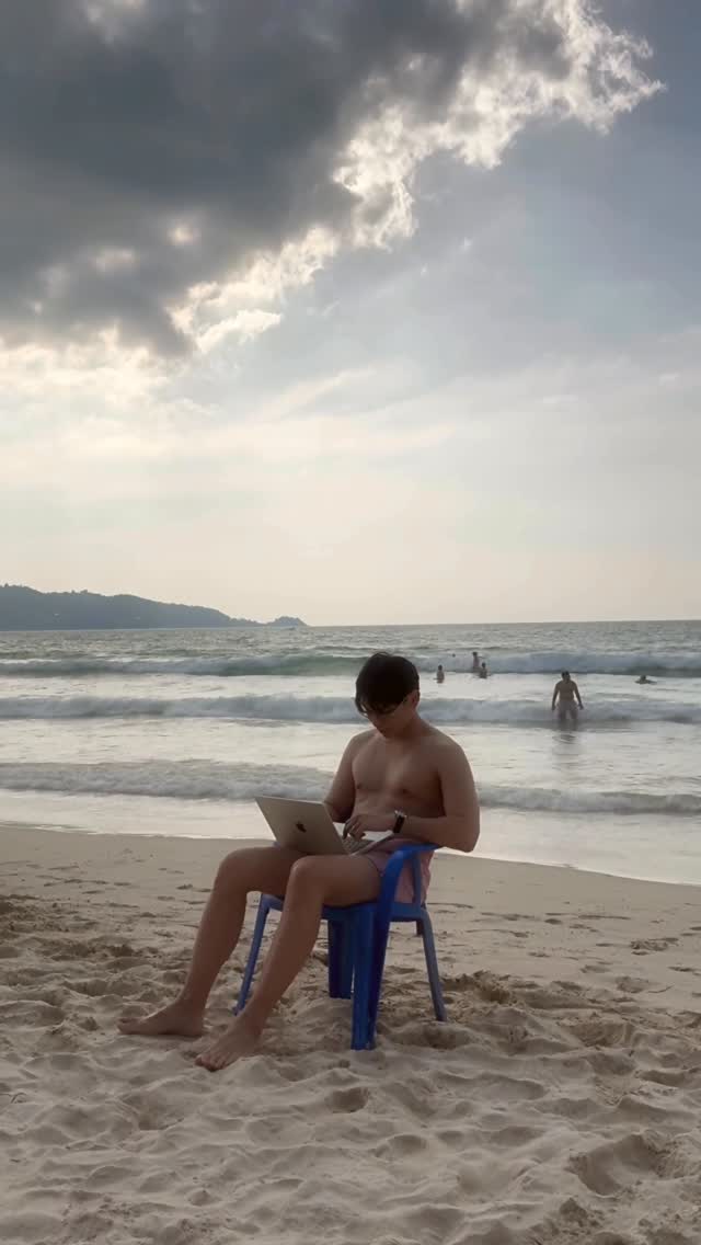 Officially addicted to my new MacBook Pro! @apple 

The M-series chip is so powerful it feels like it reads my mind, the Liquid Retina XDR display turns every project into a cinematic scene, and the crazy-long battery keeps me creating long after the world goes to sleep. The smooth metal, silent performance, and pure speed are way too satisfying. I didn’t just upgrade my laptop… I upgraded my entire workflow, mood, and universe.