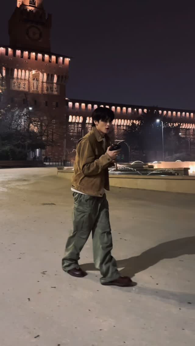 im in #MILAN

#MARK 
#NCT #NCT127 #NCTDREAM