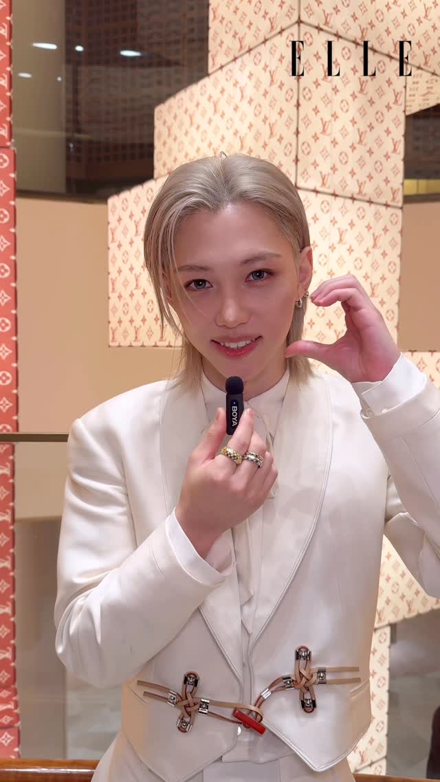 Stray Kids フィリックスさんが「ルイ・ヴィトン」のビジョナリー・ジャーニー・ソウルのイベントに来場🐥🇰🇷　ビジョナリー・ジャーニー・ソウルを訪れて「wow!」と思った瞬間についてASK💘

@louisvuitton @yong.lixx @realstraykids @straykids_official_jp
#LouisVuitton #VisionaryJourneysSeoul #LVThePlaceSeoul