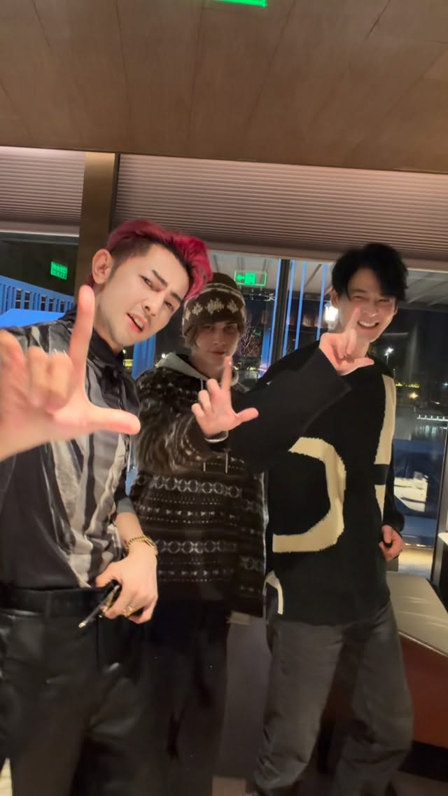 所以這被迫營業獎🥇得獎🏆的是～～～？？？@bogactio @dylan_kuopinchao

#汪東城 😈🤗😎