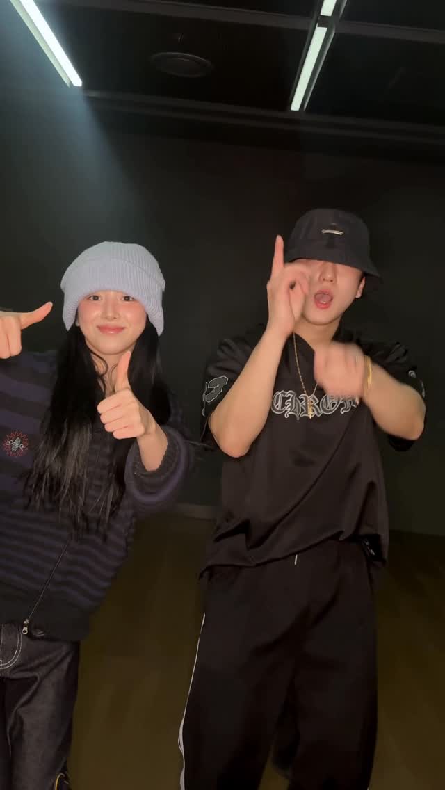 창빈 의 #Do_It Challenge w/ #NMIXX #엔믹스 #지우 #JIWOO !🌟 

#StrayKids #스트레이키즈 
#창빈 #Changbin
#DO_IT
#SKZ_IT_TAPE
#Do_It
#신선놀음 #DIVINE
#StrayKidsComeback
#YouMakeStrayKidsStay