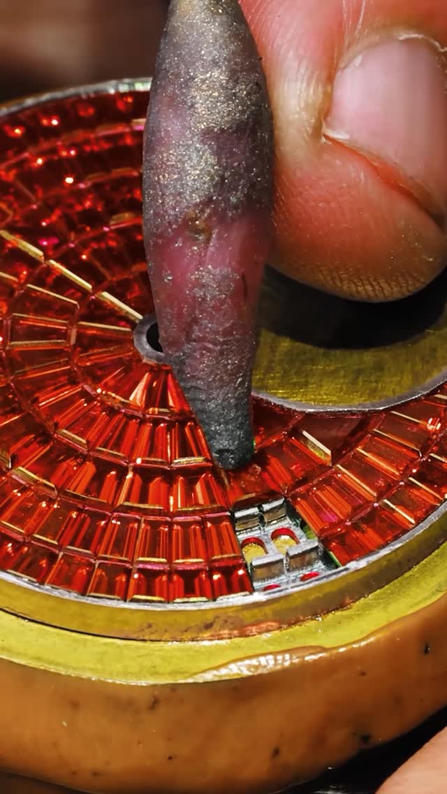 The Caviar Tourbillon Orange Sapphires features 224 invisibly set baguette-cut orange sapphires across its 47mm 18K rose gold case, a matching crown with a rose-cut sapphire, and 130 more baguette sapphires across the dial—each hand-cut and set to create a seamless cascade of fire.

Inside, a flying tourbillon powers the piece with mechanical precision and endless motion. Limited to just 18 pieces worldwide.

47-mm rosegold case
710 baguette-cut orange sapphires (36.77 ct.) invisibly-set
Self-winding movement set with diamonds
Flying tourbillon

#Jacobandco #Inspiredbytheimpossible