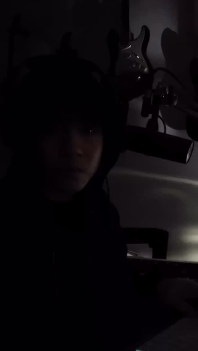 -
依隻歌係我之前寫落，用嚟俾力量自己。依家想分享依份力量俾大家。