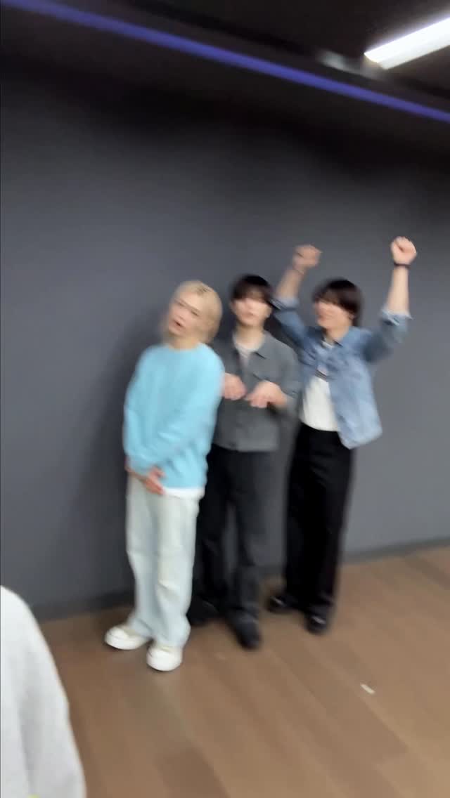 🐰🤳(🐥🐶🦊) 

#StrayKids #스트레이키즈 
#DO_IT
#SKZ_IT_TAPE
#Do_It
#신선놀음 #DIVINE
#StrayKidsComeback
#YouMakeStrayKidsStay