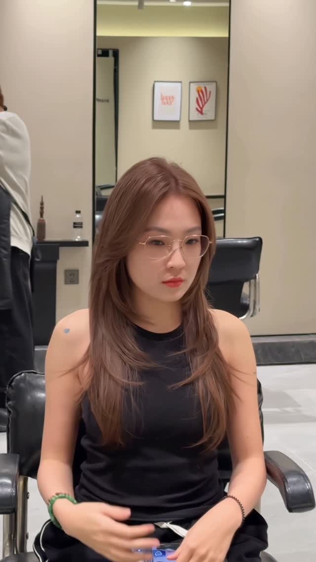 Tóc đẹp màu xinh by @alin.hair.studio ❤️

________________________
𝐀𝐋𝐈𝐍 | 𝐓𝐡𝐞 𝐇𝐚𝐢𝐫 𝐂𝐨𝐧𝐜𝐞𝐩𝐭 
☎️ 0925282555 / 0982004104 
📍 84 Nguyễn Văn Tuyết, Đống Đa, HN.
⏰ 9 AM - 7:30 PM