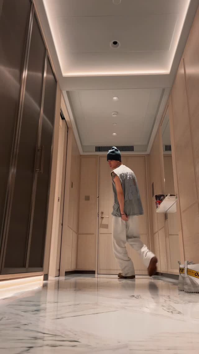 The beanie be dancin too @chrisbrownofficial