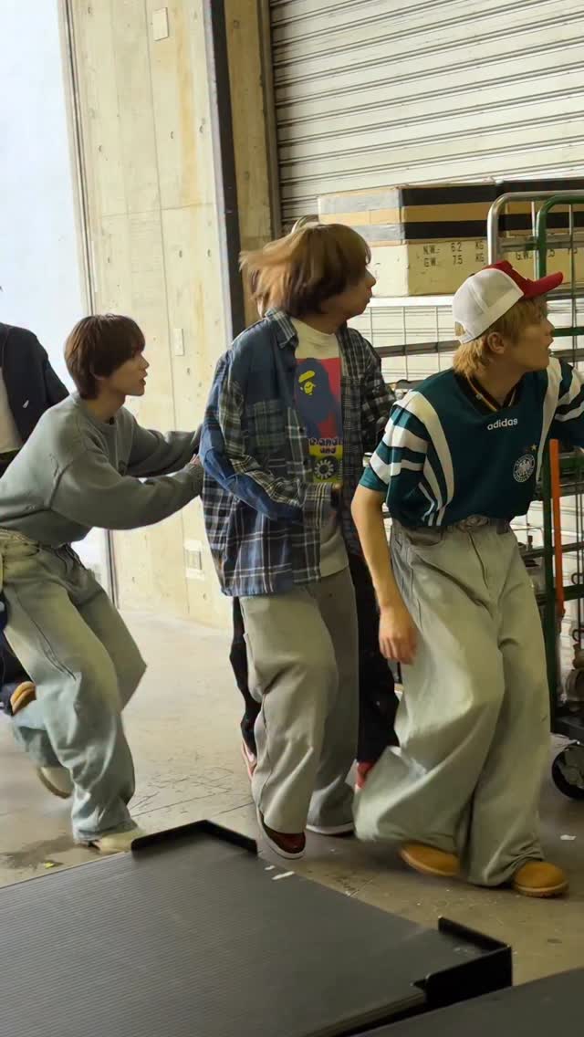 So cute☺️

3rd Album『’s travelers』
2025.12.3(Wed) Release💿
⁡
#stravelers
#WelcomeToOurShowTonight

#TJgram #WorldwideTJ
#JustDanceTogether #TravisJapan