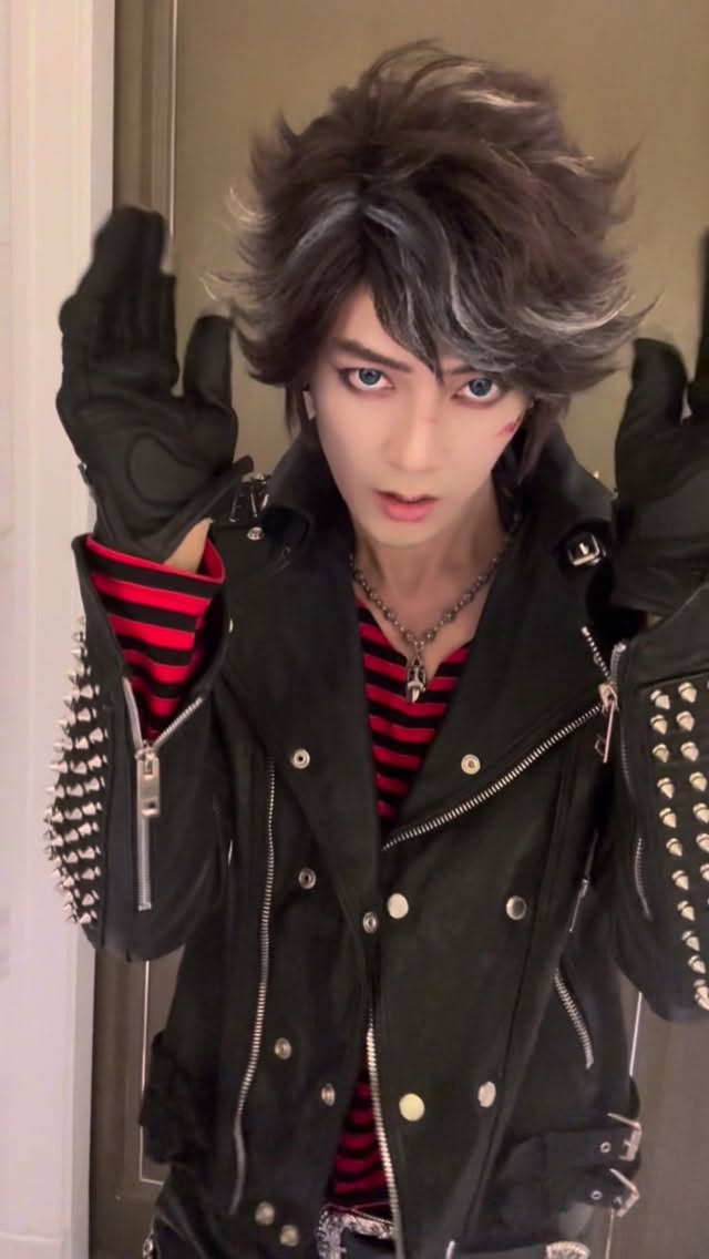 #鬼龍 這是你換手機的理由嗎🤔😈
喂喂喂～～～
#汪東城