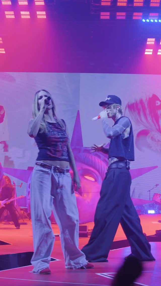 our friend @iamhalsey blessed the tour #lostamericanatour