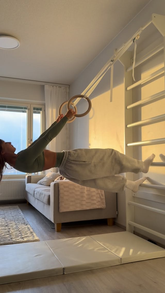 One step at a time💚 The best kind of motivation comes from finding joy in movement! 

 Focus on the journey and make the most of it💪🏻✨

Home gym setup: @nala.moves 

#fitness #workout #workoutmotivation #calisthenics #fitnessmotivation #strengthtraining #homeworkout #homegym #wellness #wallbars #homegym #healthylifestyle #activelifestyle