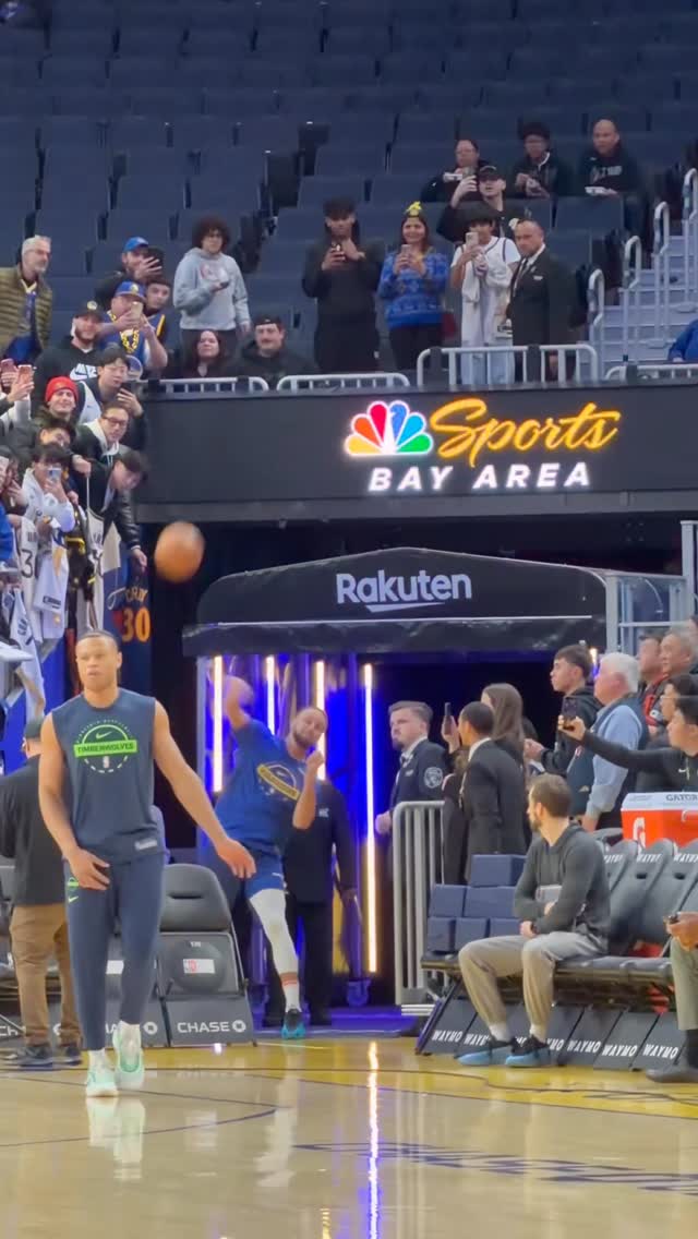 Steph HOLY 🤯

(via KNBR)