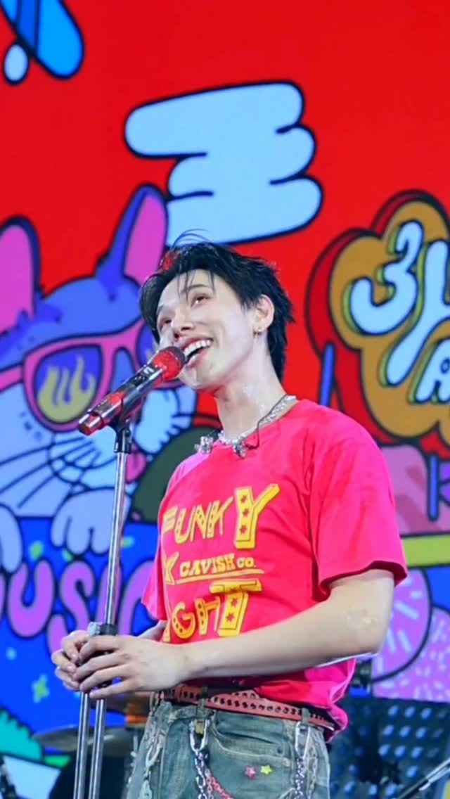 Santa doesn't know you like I do (LIVE) DAOU