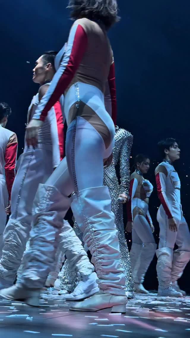 You and I, we’re like diamonds in the sky 💎

#PPKritMyPleasureConcertAfterglow
#PPKritMyPleasureConcert #PPKritt